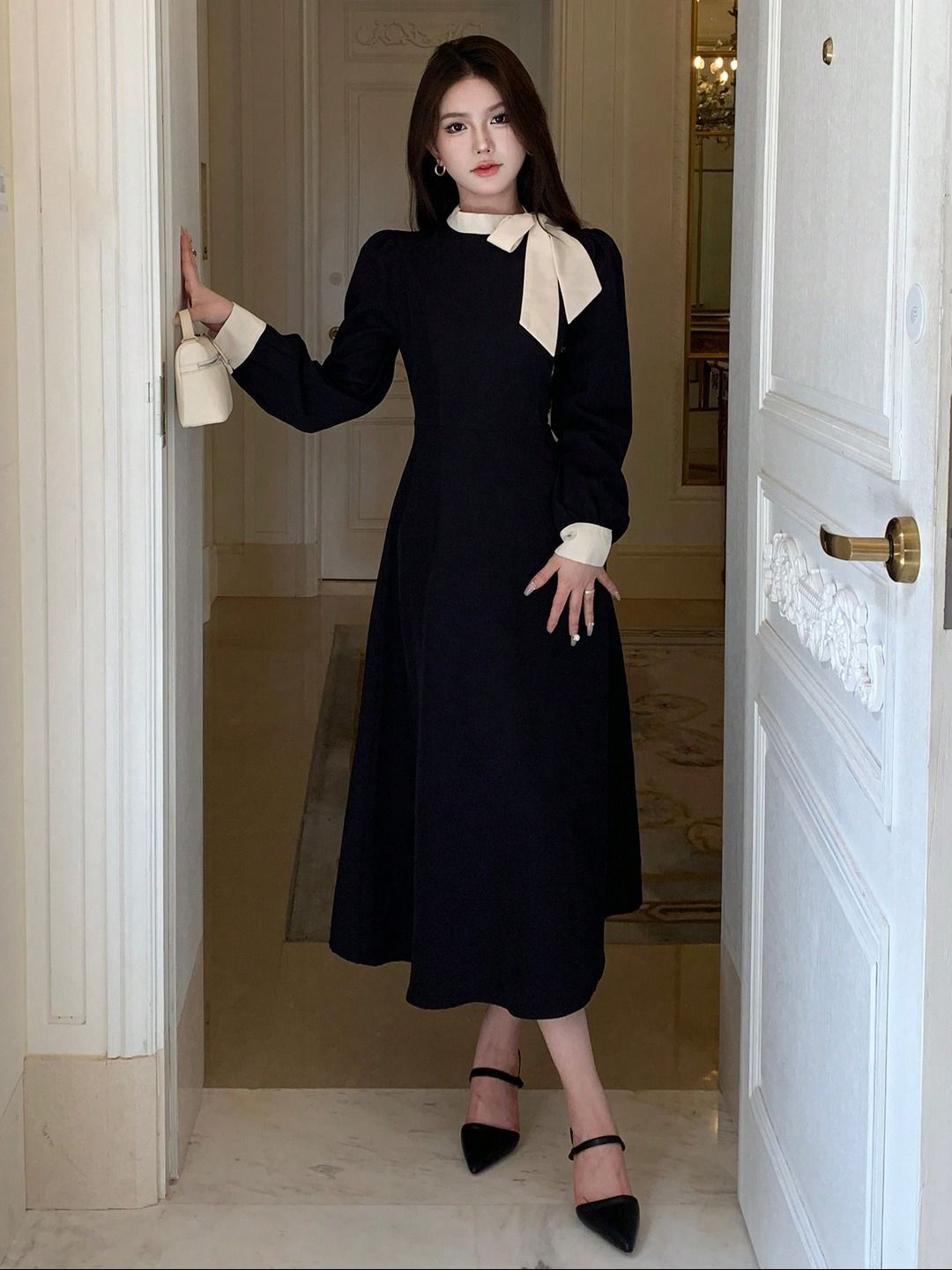 Kotty Colourblocked Tie-Up Neck Fit & Flare Midi Dress