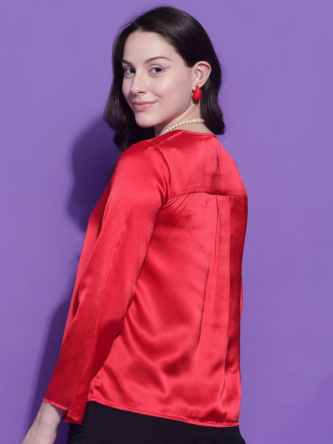 Kotty Women Solid V-Neck Top