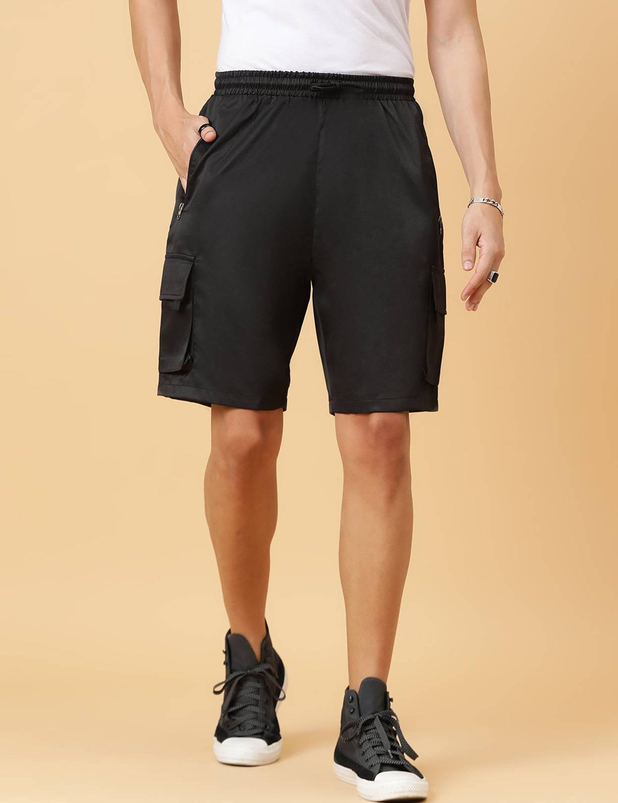 SolidMenBlackRegularShorts-0_jpg_eba084c6-3b7e-46d5-b9be-fb7fcf5e6181.jpg
