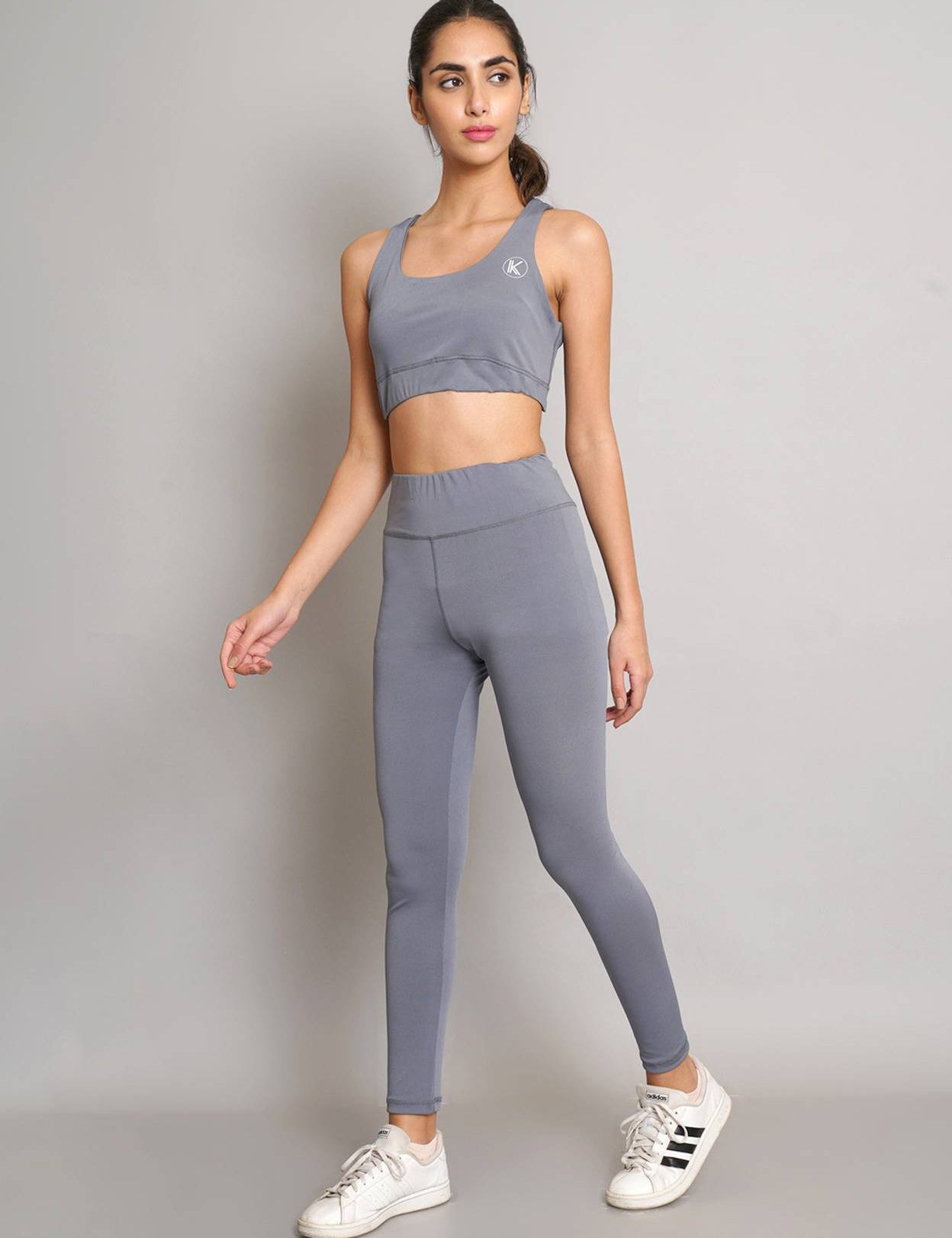 SolidWomenTrackSuit-1.jpg_1_5d526e49-2a9e-4e97-9adc-09e0e7ce1d01.jpg