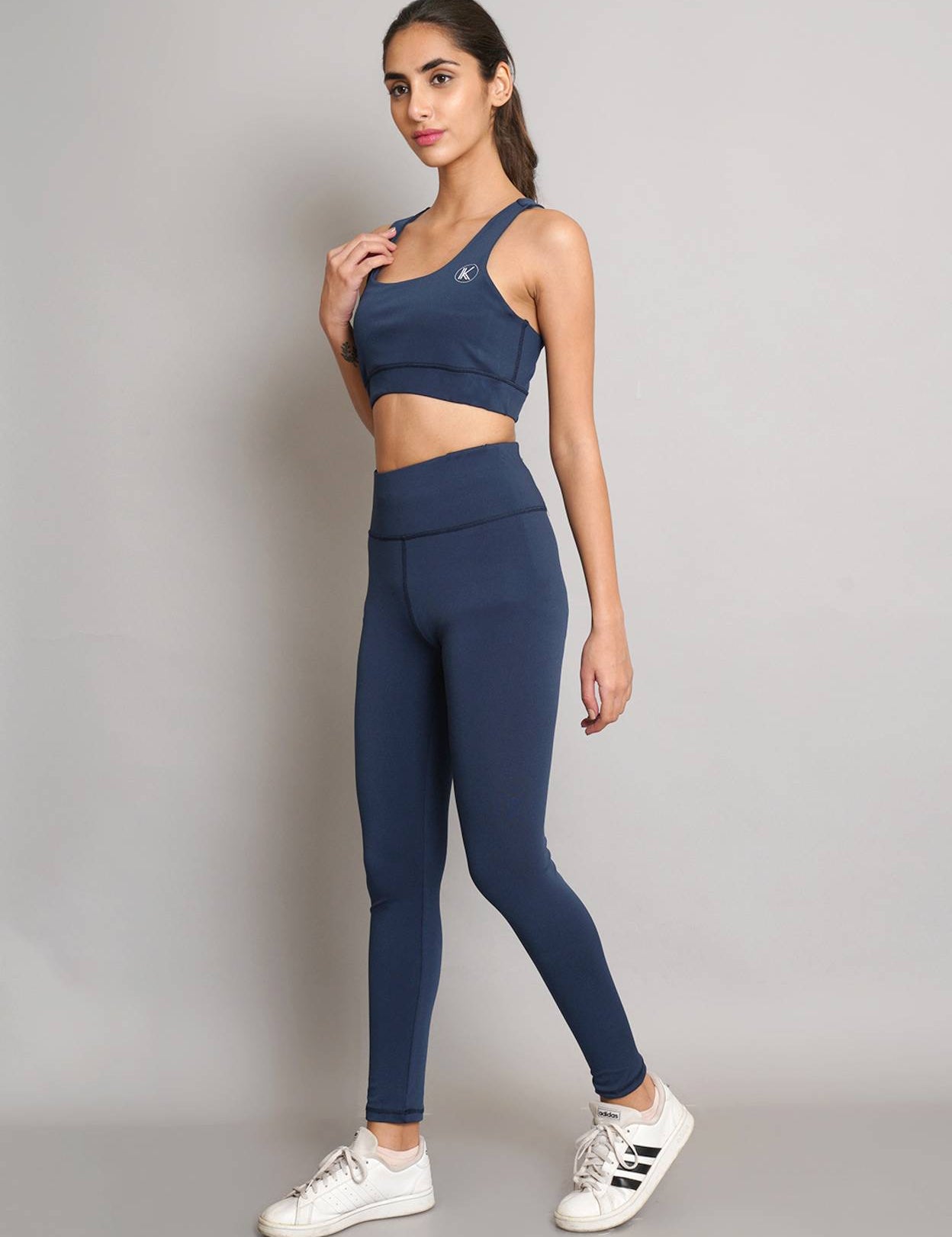 SolidWomenTrackSuit-1_jpg_3841b50d-fae2-48f0-919c-edd915e9e574.jpg