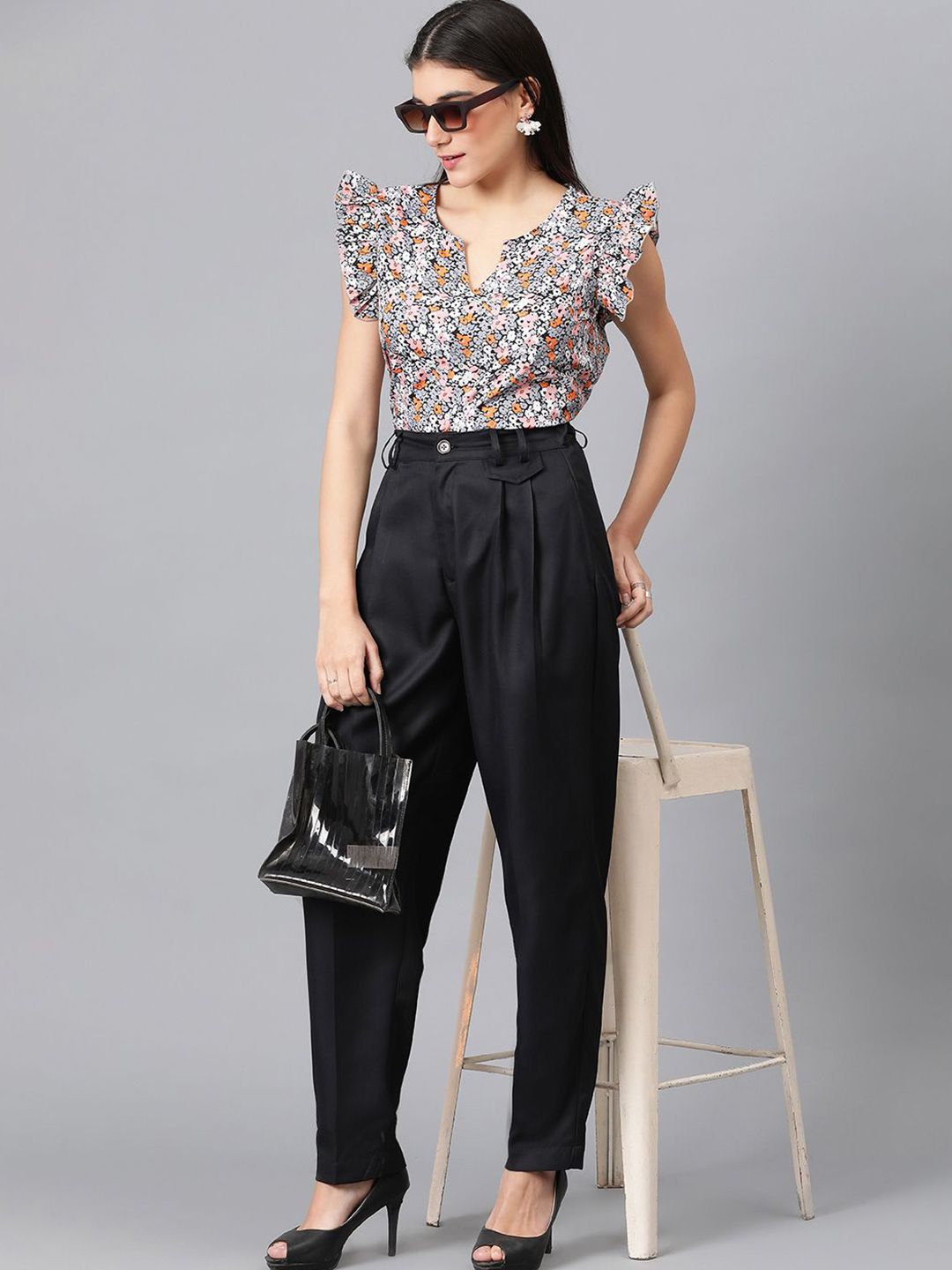 Kotty Women Floral Printed Sweetheart Neck Flutter Sleeves Top