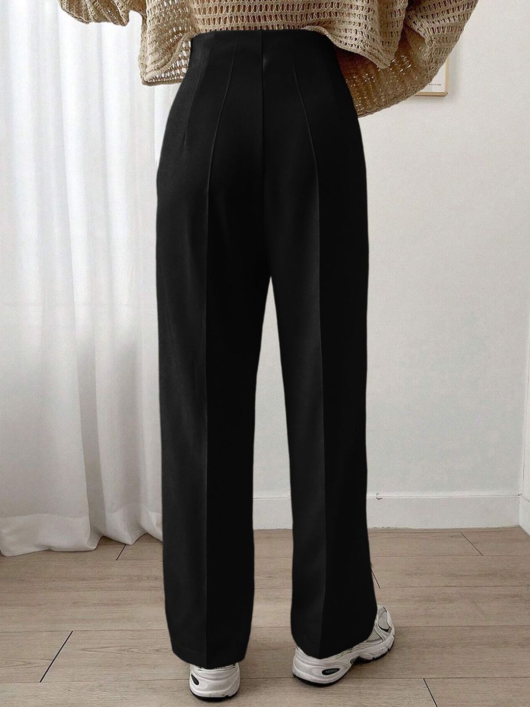 Kotty Women Relaxed Straight Leg Straight Fit High-Rise Pleated Trousers