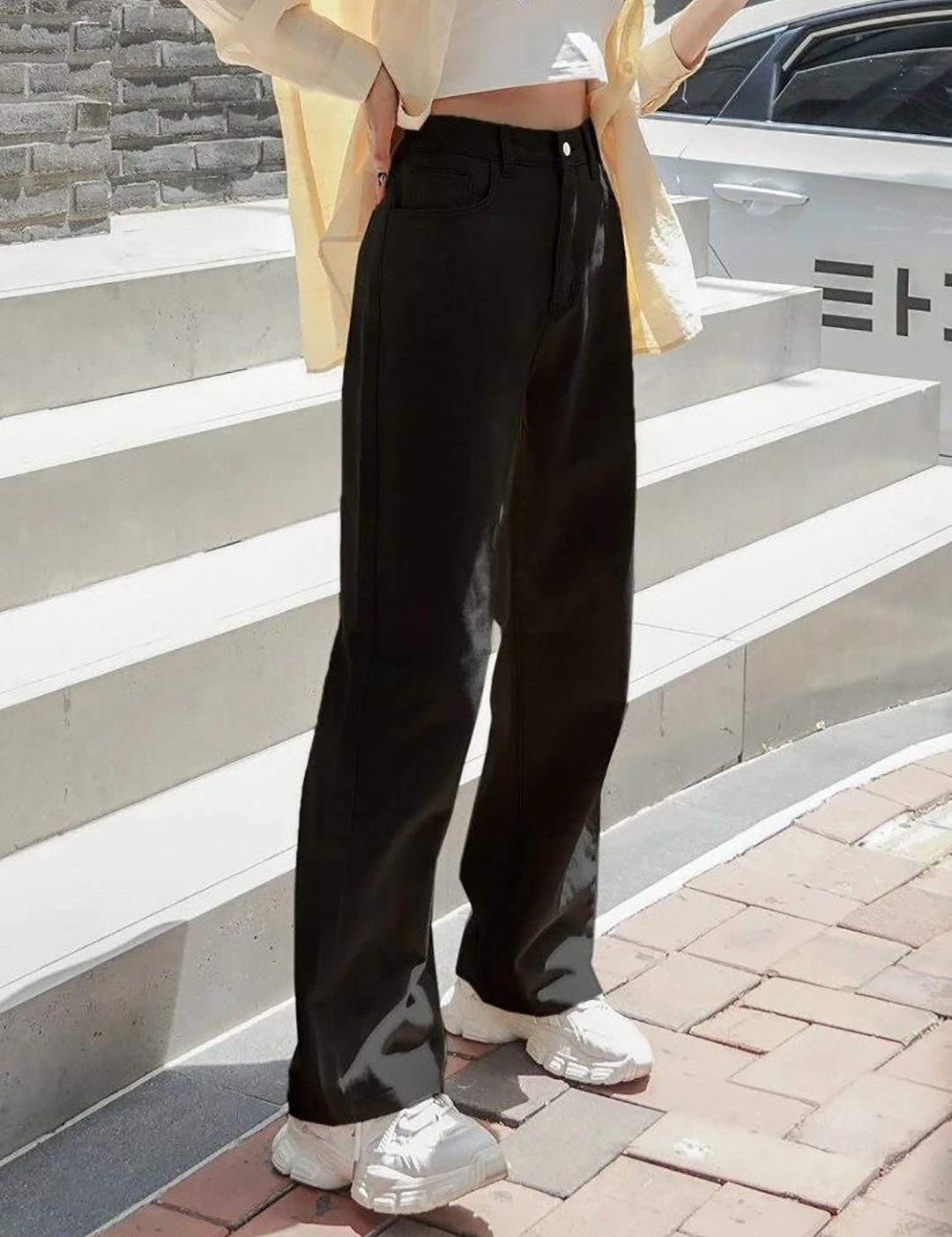 Kotty Women Straight Fit Clean Look Stretchable Jeans