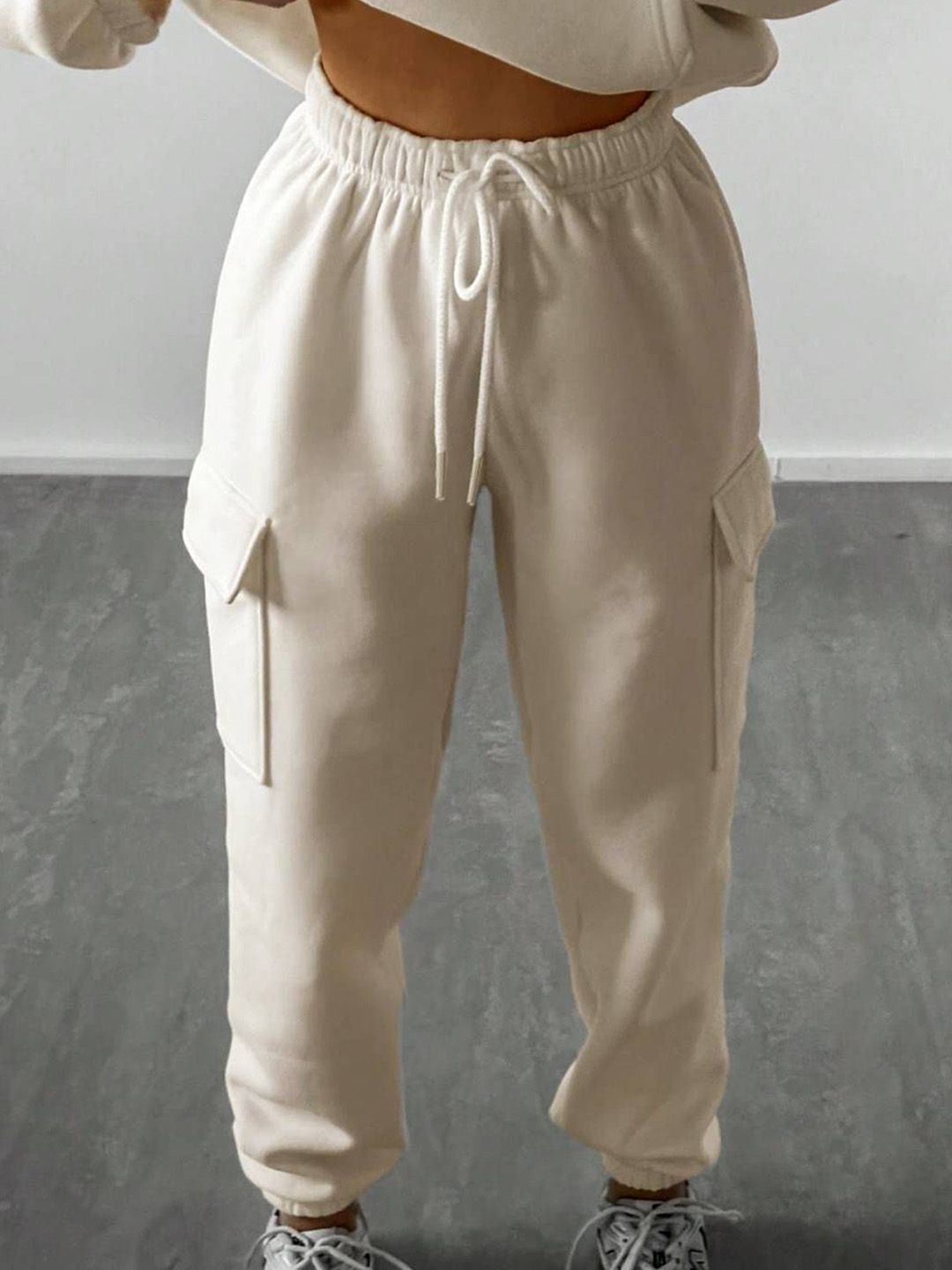 Kotty Hooded Neck Sweatshirt With Joggers