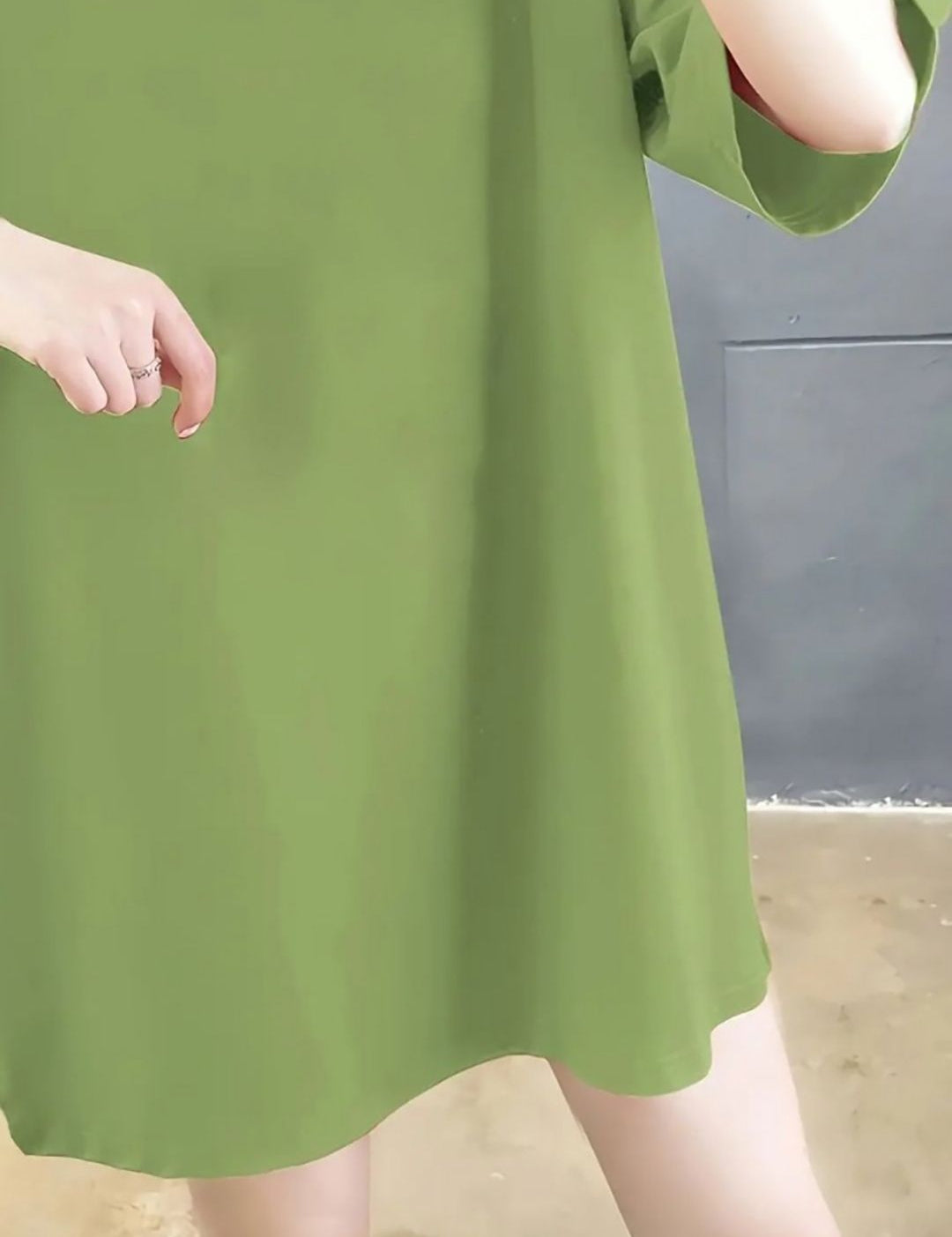 Kotty Round Neck Drop-Shoulder Sleeves Oversized T-shirt