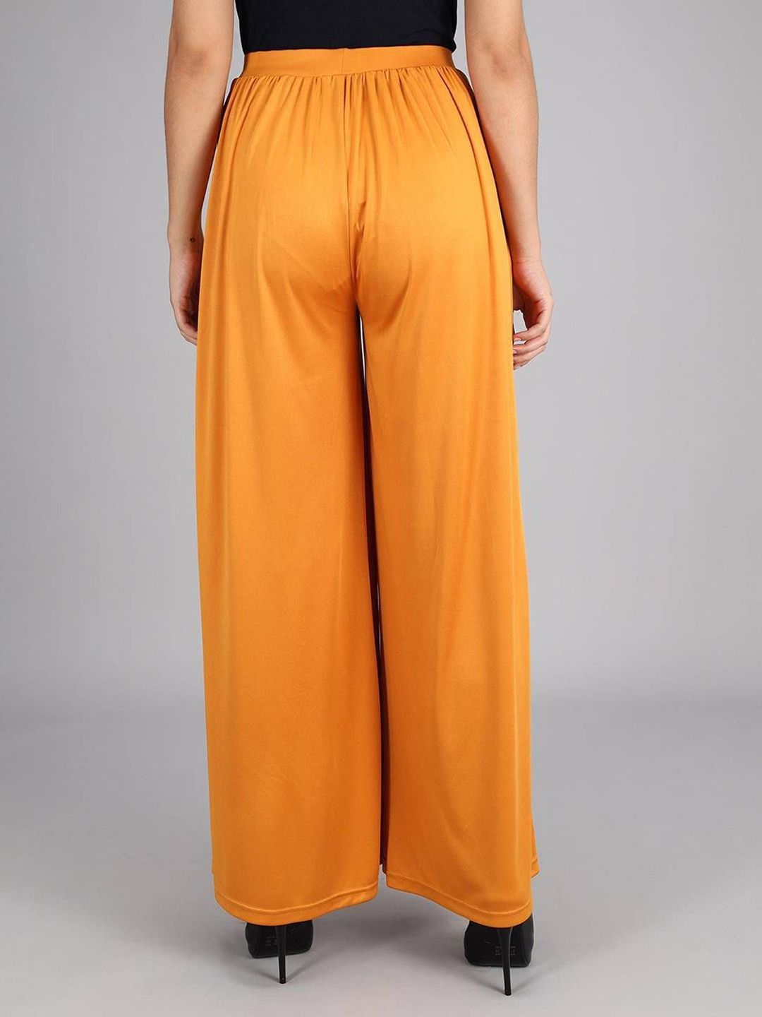 Kotty Women Relaxed High-Rise Trousers