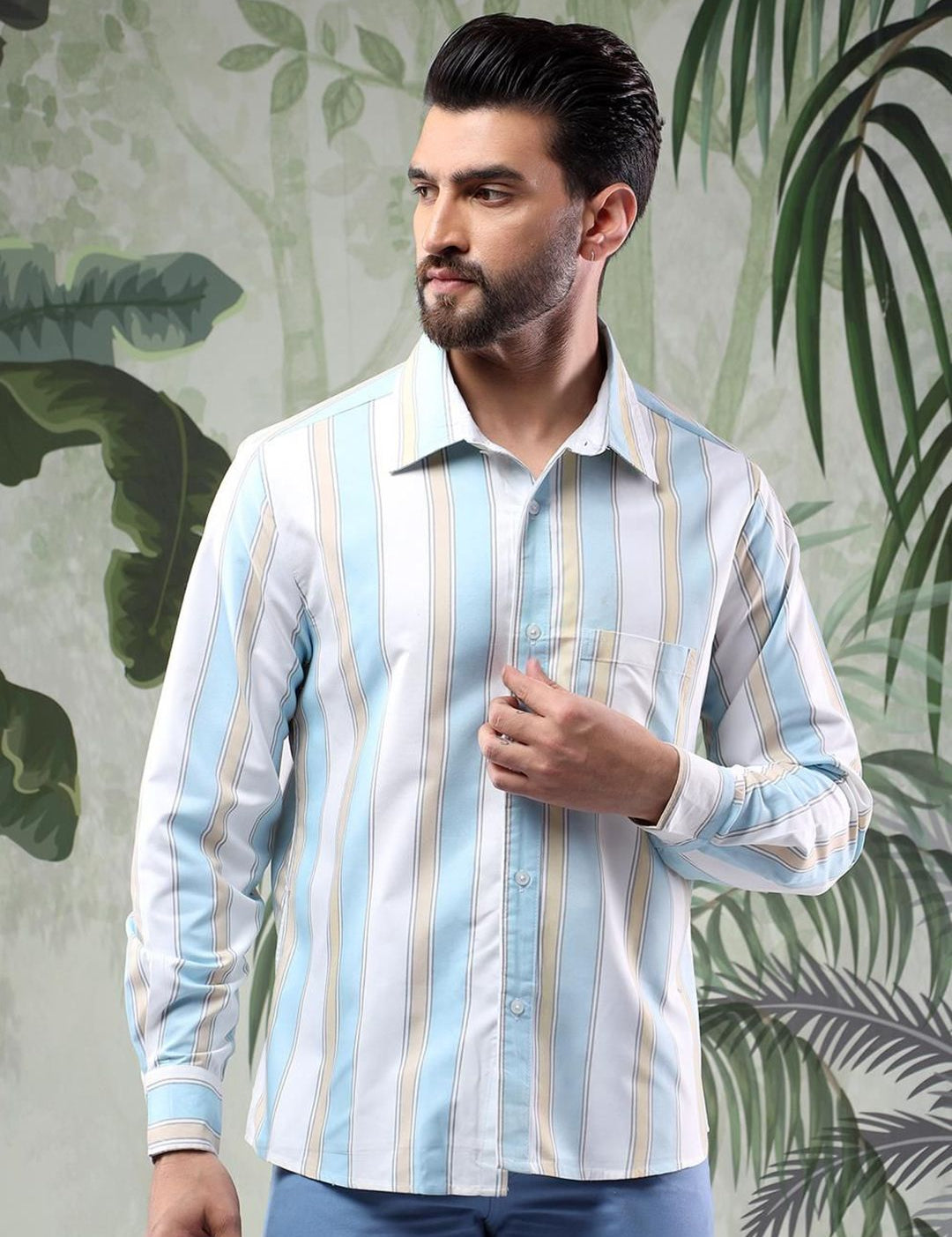 Kotty Men Cutaway Collar Vertical Striped Casual Shirt