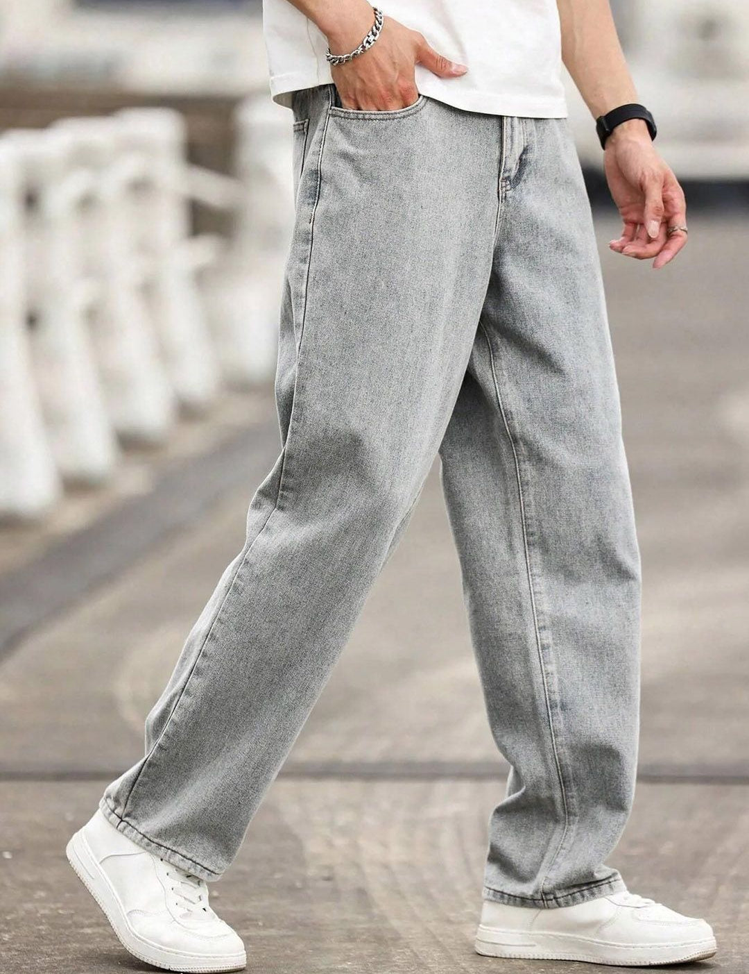 Kotty Men Relaxed Fit Mid-Rise Light Fade Stretchable Jeans