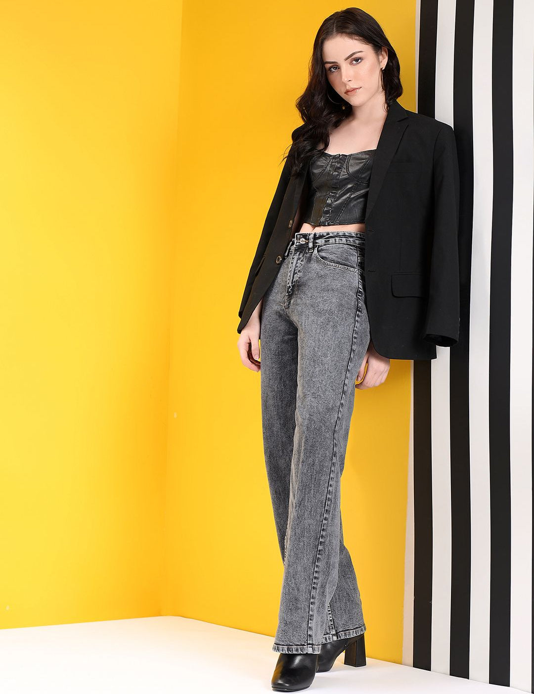 Kotty Women Jean Straight Fit Mid-Rise Jeans