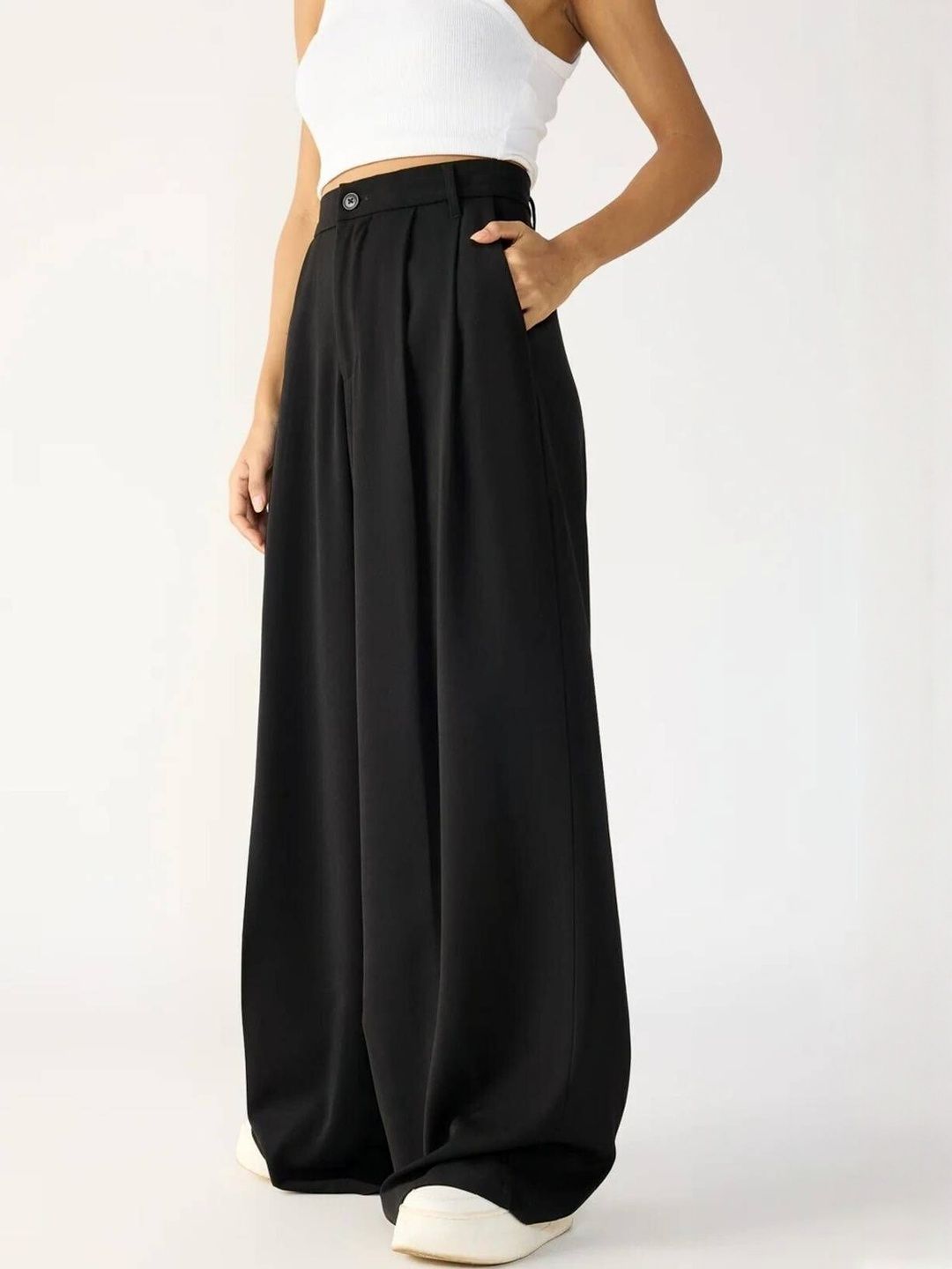 Kotty Women Relaxed Straight Leg High-Rise Trousers