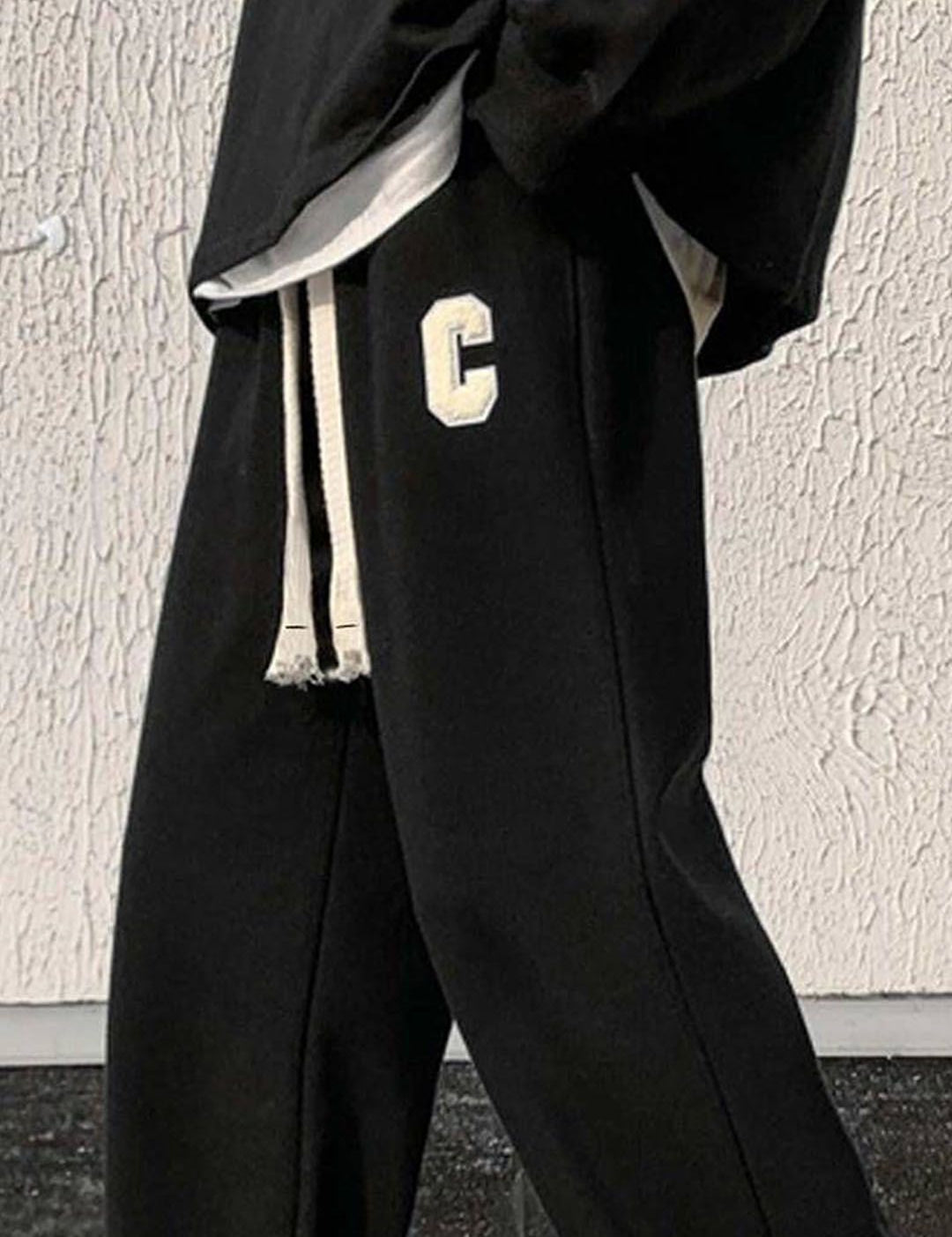 Kotty Men Solid Mid-Rise Relaxed Relaxed Fit Regular Trousers