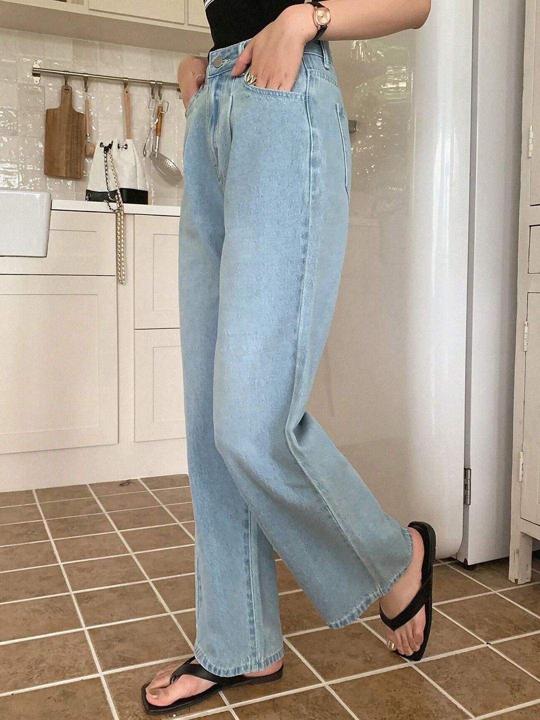 Kotty Women Jean Straight Fit High-Rise Stretchable Jeans