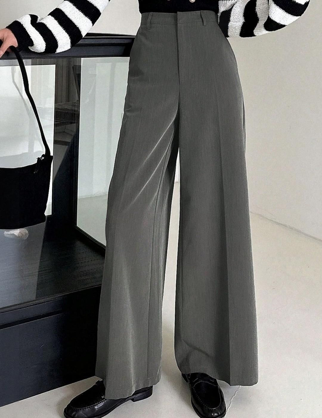 Kotty Women Grey High-Rise Wide Leg Formal Trouser