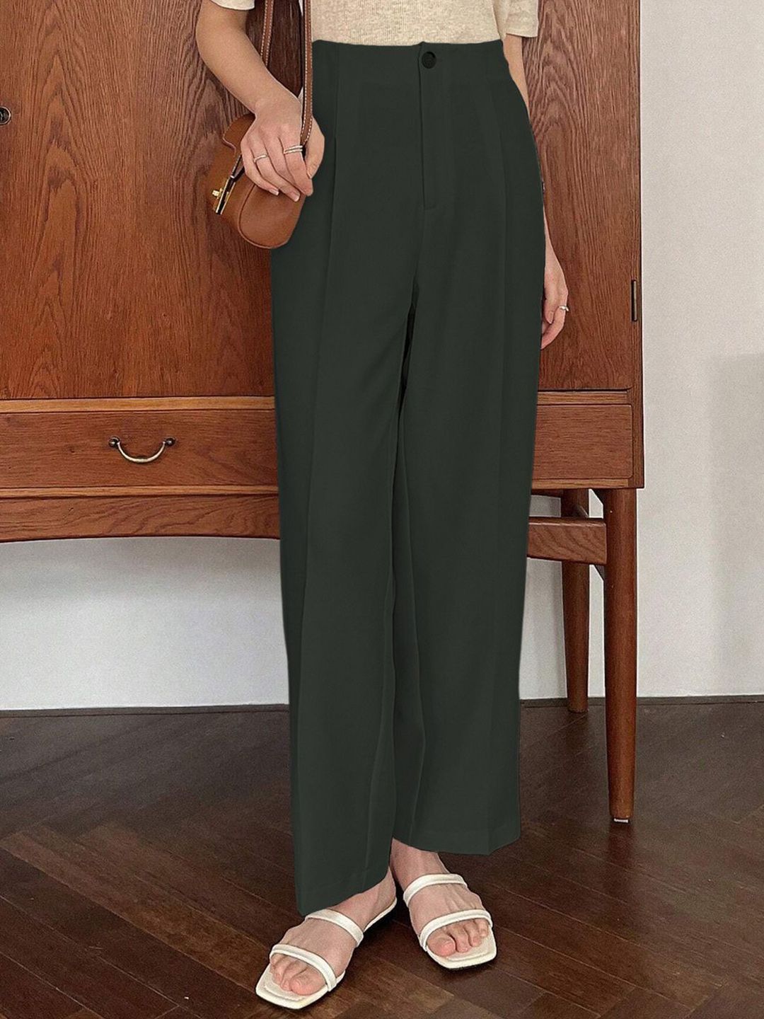 Kotty Women Relaxed Straight Leg High-Rise Cotton Trousers