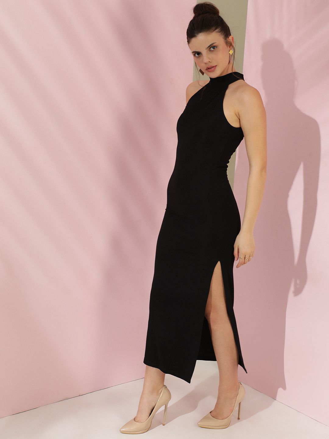 Kotty Women Solid Halter Neck Bodycon Dress