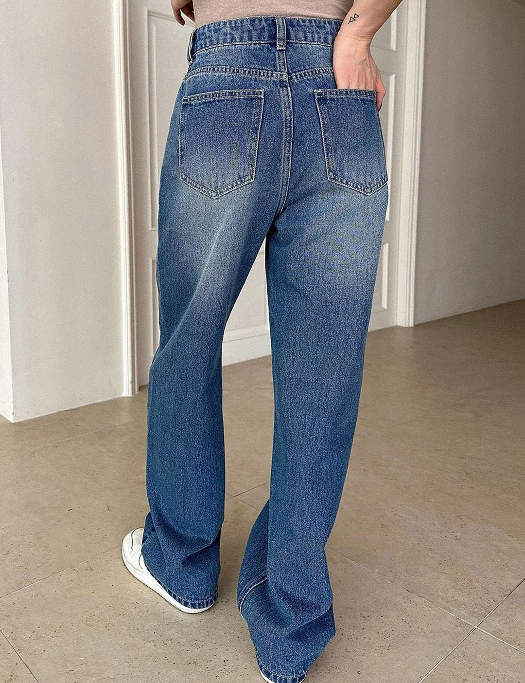 Kotty Women Straight Fit High-Rise Stretchable Jeans