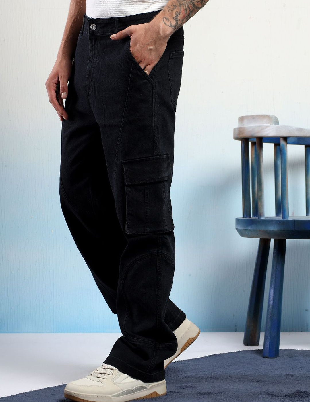 Kotty Men Low-Rise Wrinkle Free Pleated Cargos Trousers