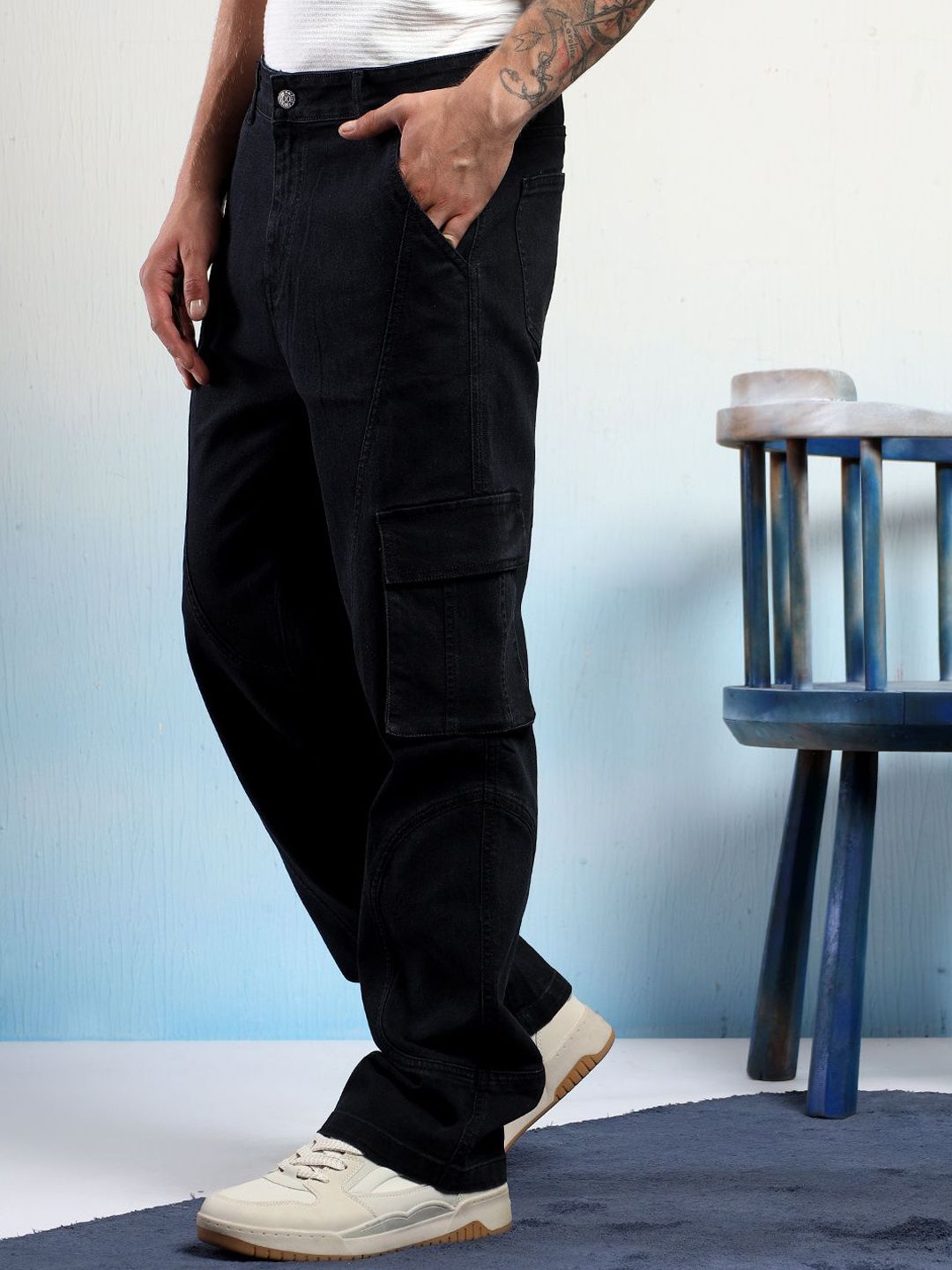 Kotty Men Low-Rise Wrinkle Free Pleated Cargos Trousers