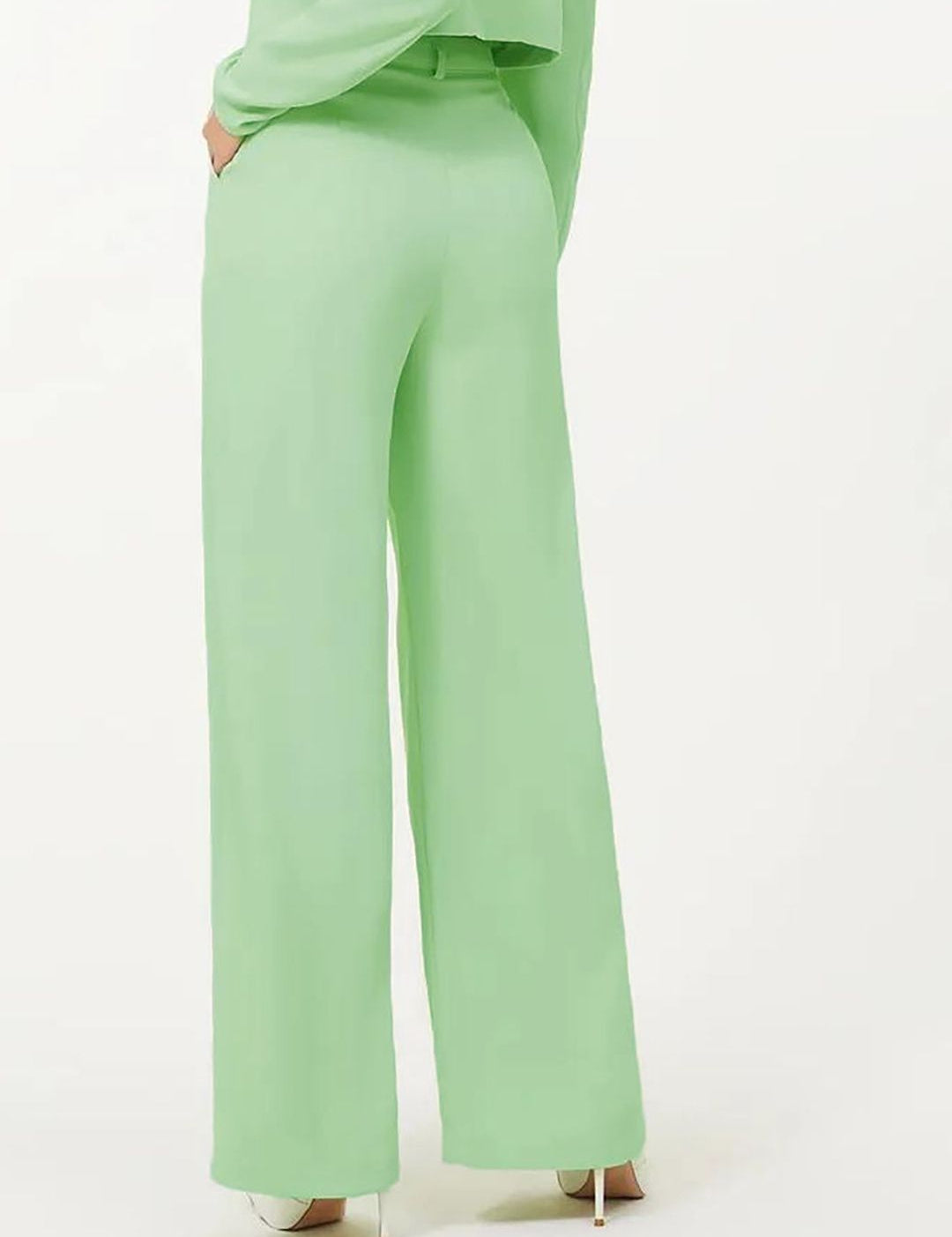 Kotty Women Relaxed Straight Leg Relaxed Fit High-Rise Pleated Parallel Trousers
