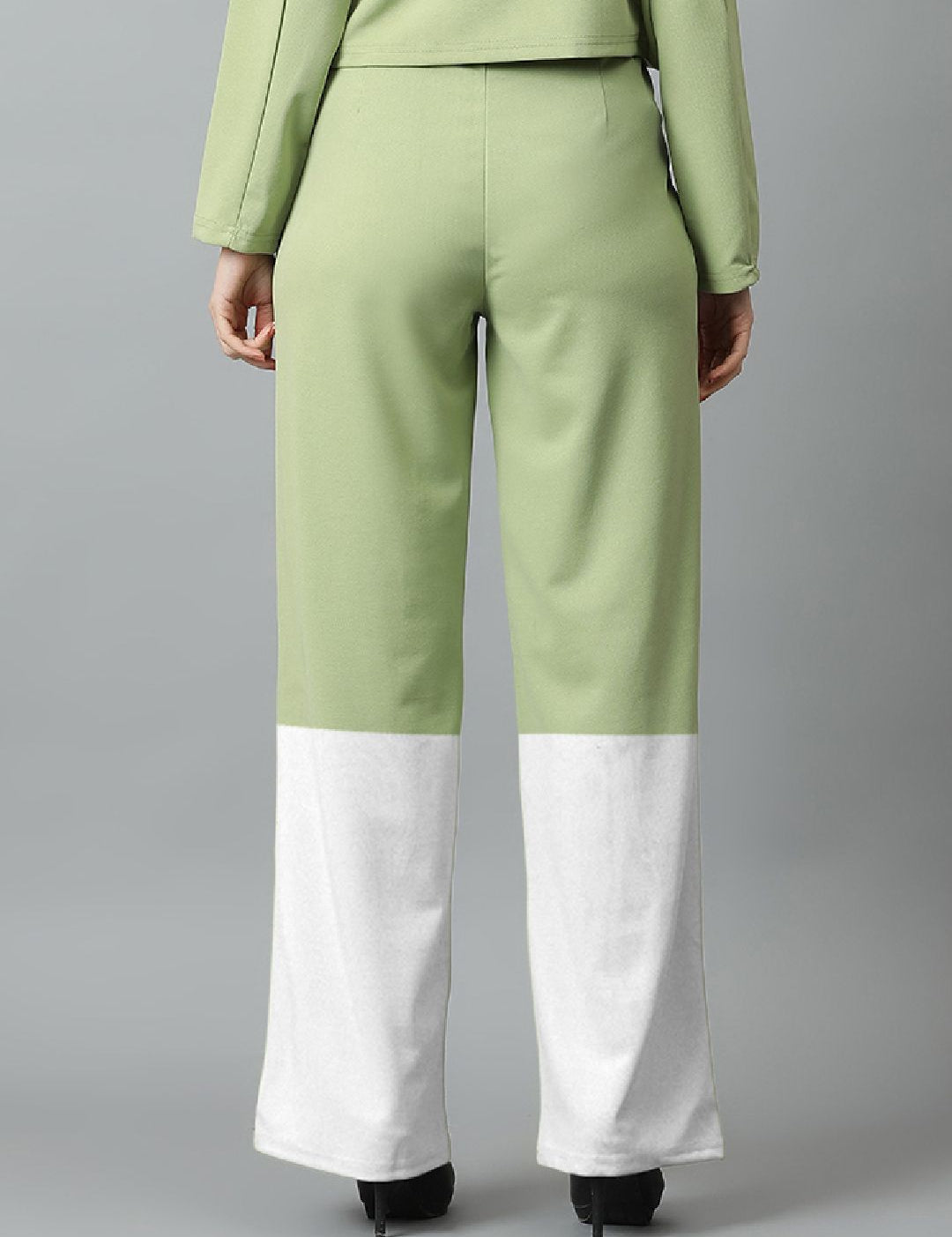 Kotty Women Colourblocked Relaxed Straight Leg Easy Wash Pleated Trousers