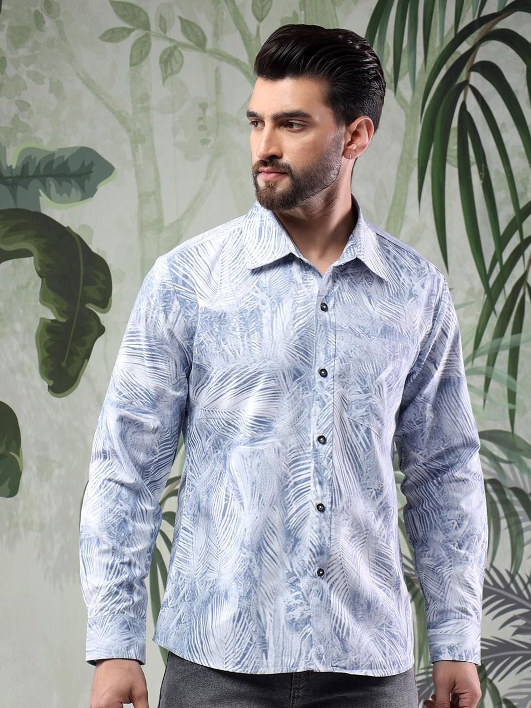 Kotty Men Spread Collar Abstract Printed Casual Shirt