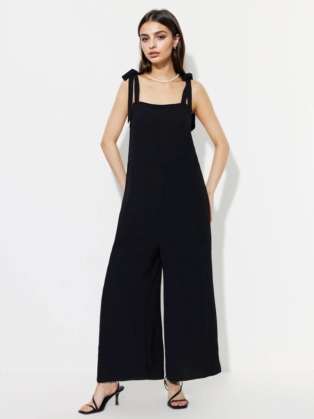 Kotty Women Square Neck Basic Jumpsuit