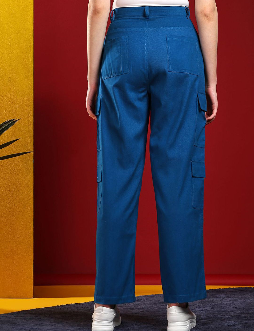 Kotty Women Straight Fit High-Rise Stretchable Cargo Jeans