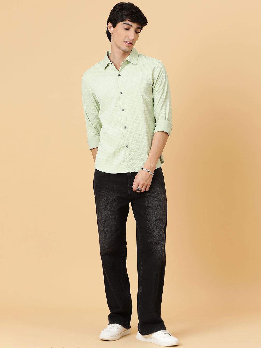 Kotty Men Relaxed Spread Collar Solid Casual Shirt