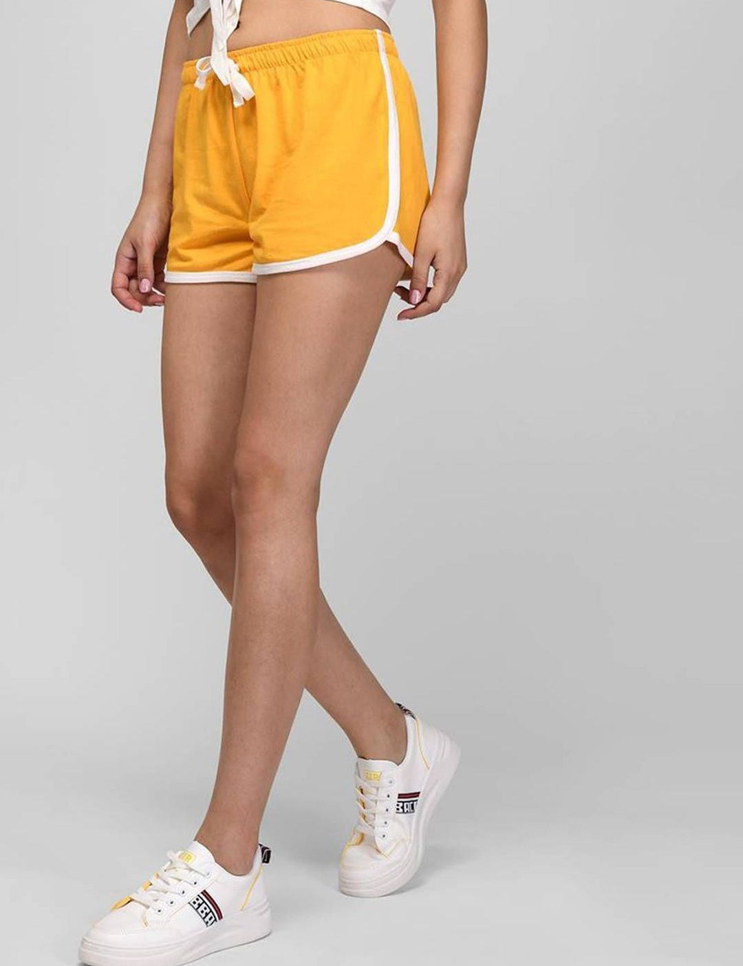 Kotty Women Colourblocked Relaxed Fit Mid -Rise Yoga Sports Cotton Shorts