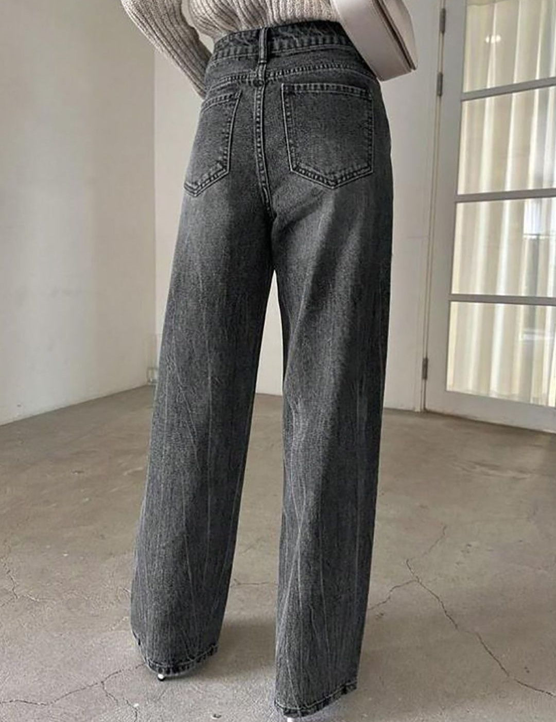 Kotty Women Straight Fit High-Rise Stretchable Jeans