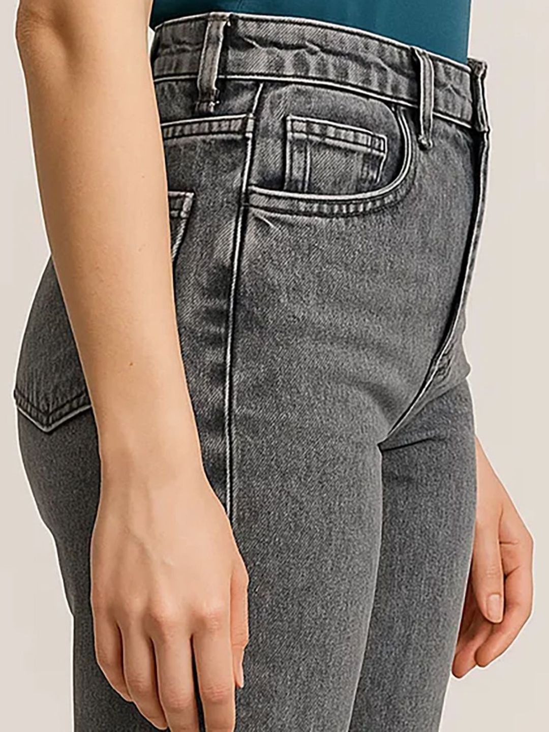 Kotty Women Straight Fit High-Rise Light Fade Stretchable Jeans