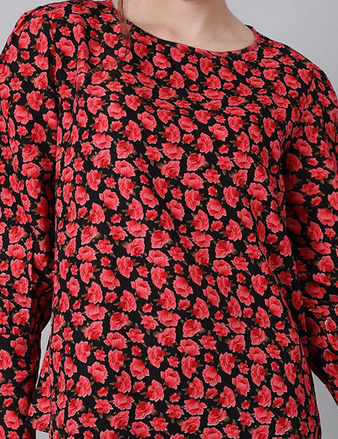 Kotty Women Round Neck Floral Printed Top