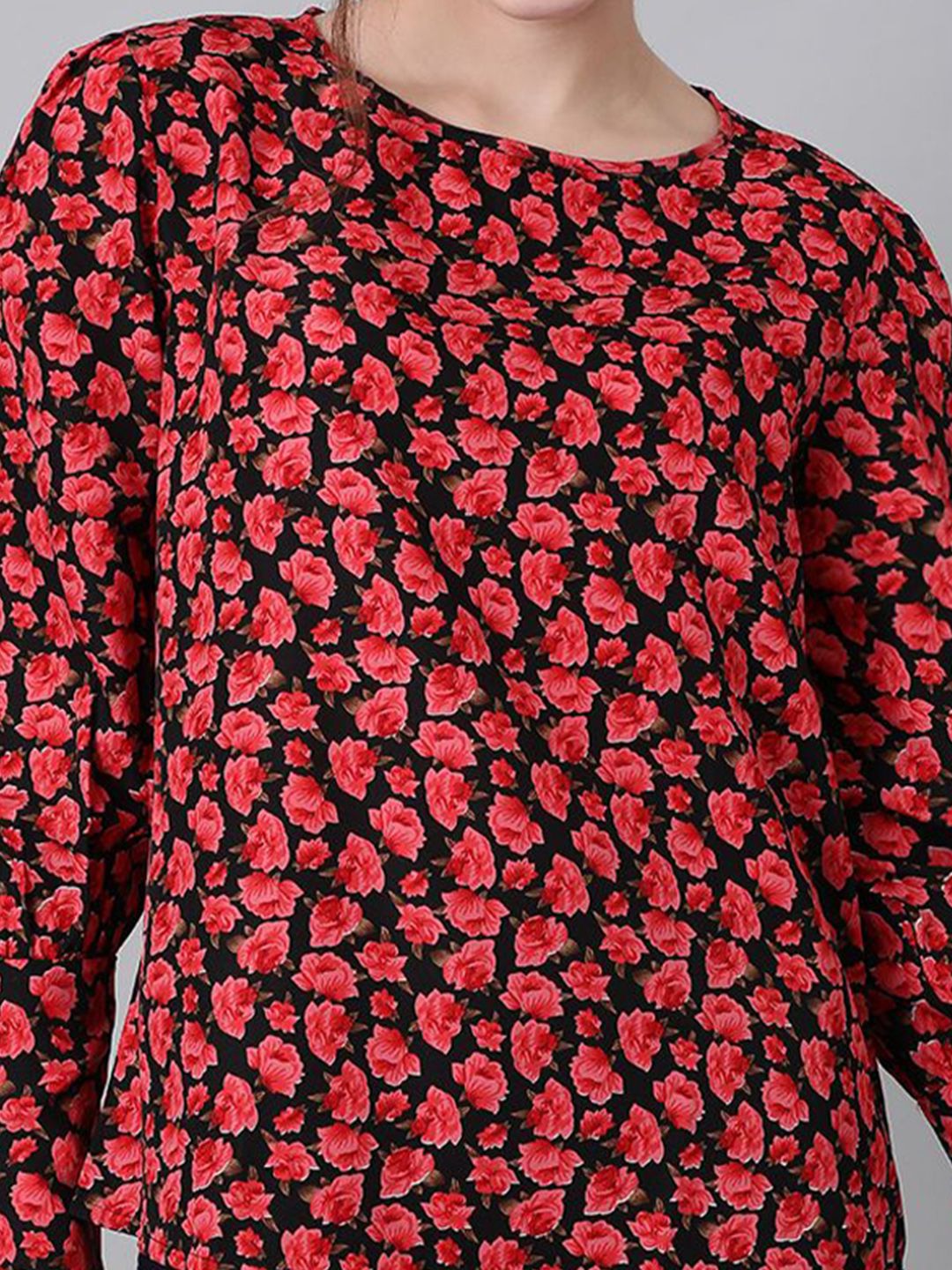 Kotty Women Round Neck Floral Printed Top