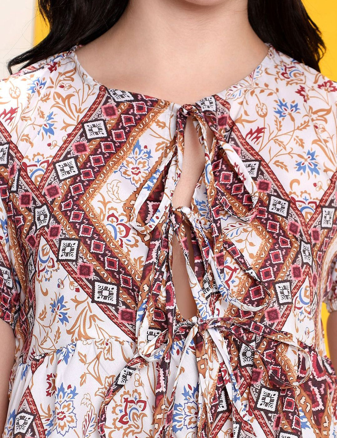 Kotty Women Printed Tie-Up Neck Puff Sleeves Top