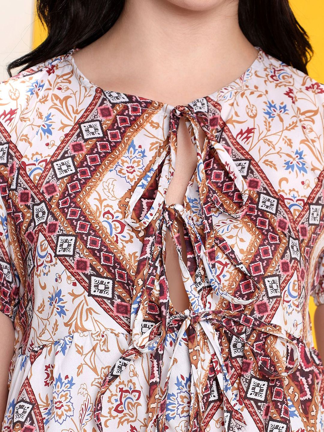 Kotty Women Printed Tie-Up Neck Puff Sleeves Top