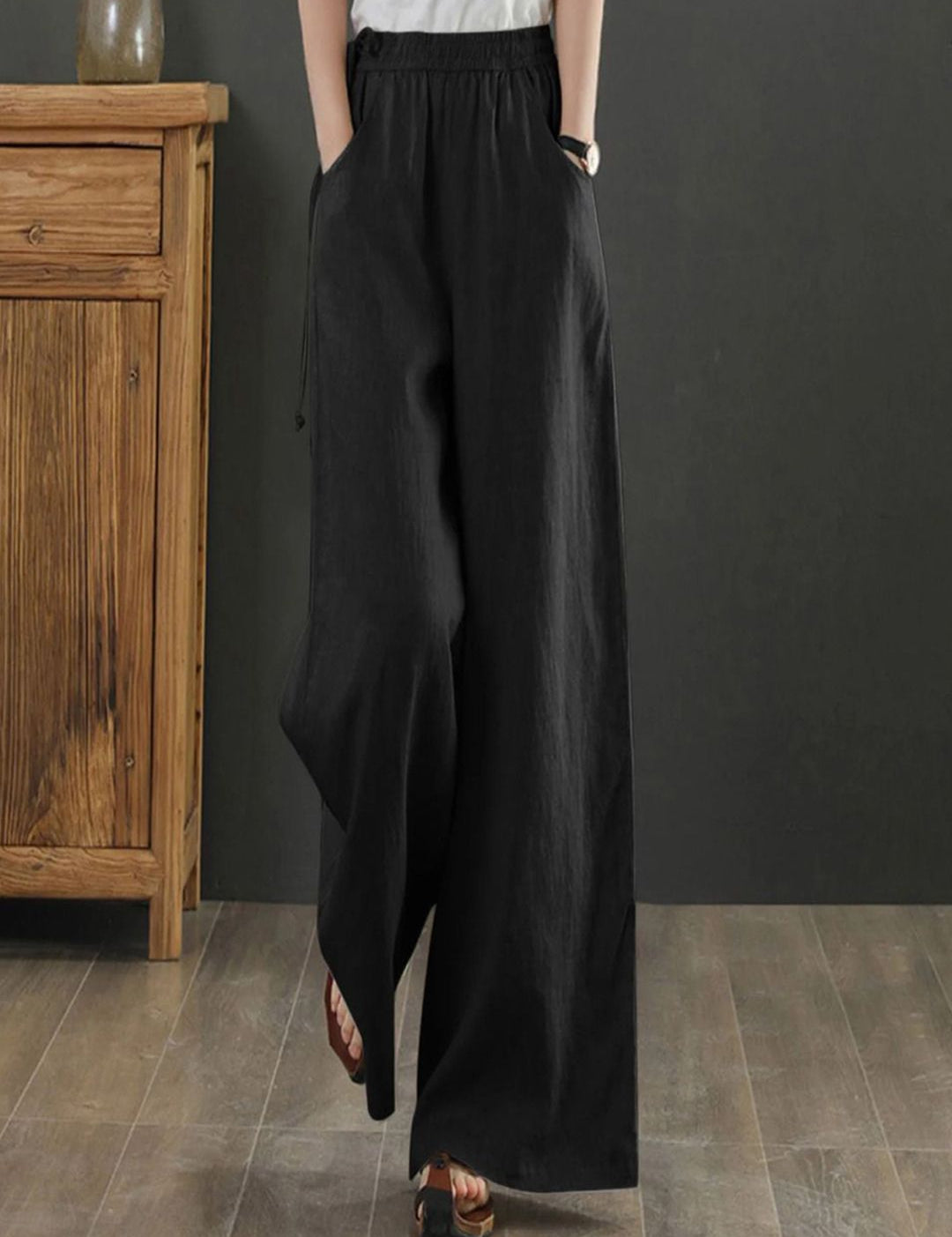 Kotty Women Loose Fit High-Rise Easy Wash Pleated Trousers