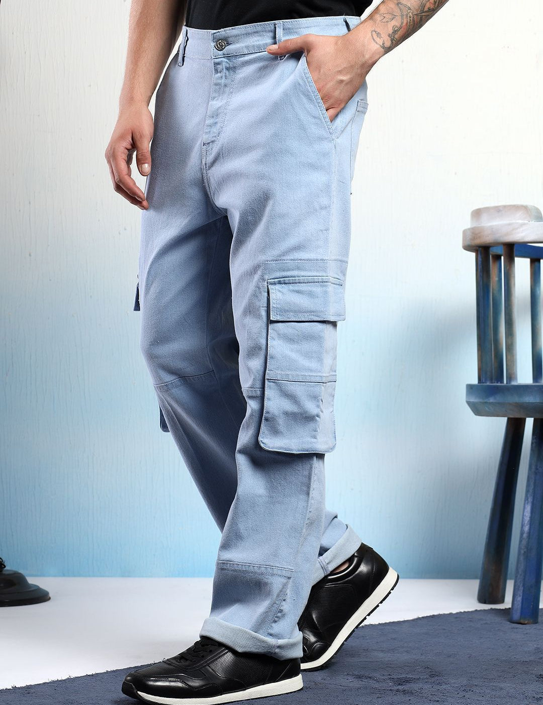 Kotty Men Low-Rise Wrinkle Free Pleated Cargos Trousers