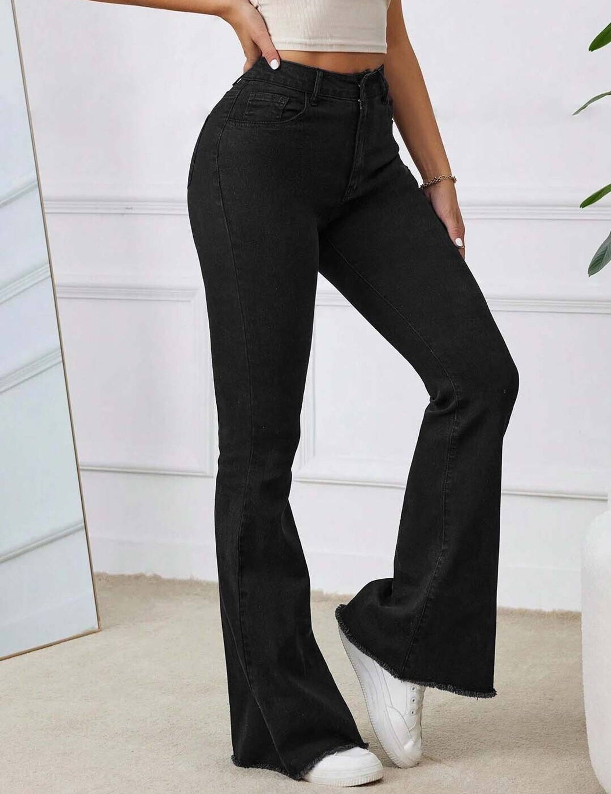 WomenBoot-LegHighRiseBlackJeans-2.jpg_1.jpg
