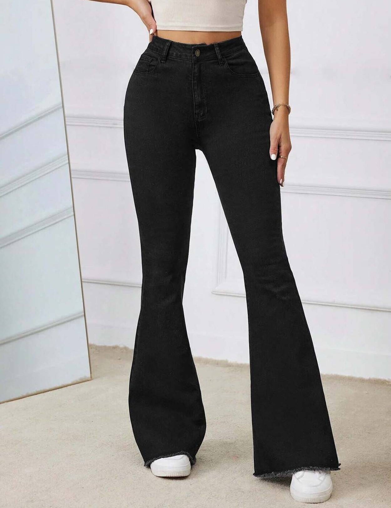 WomenBoot-LegHighRiseBlackJeans-3.jpg_1.jpg