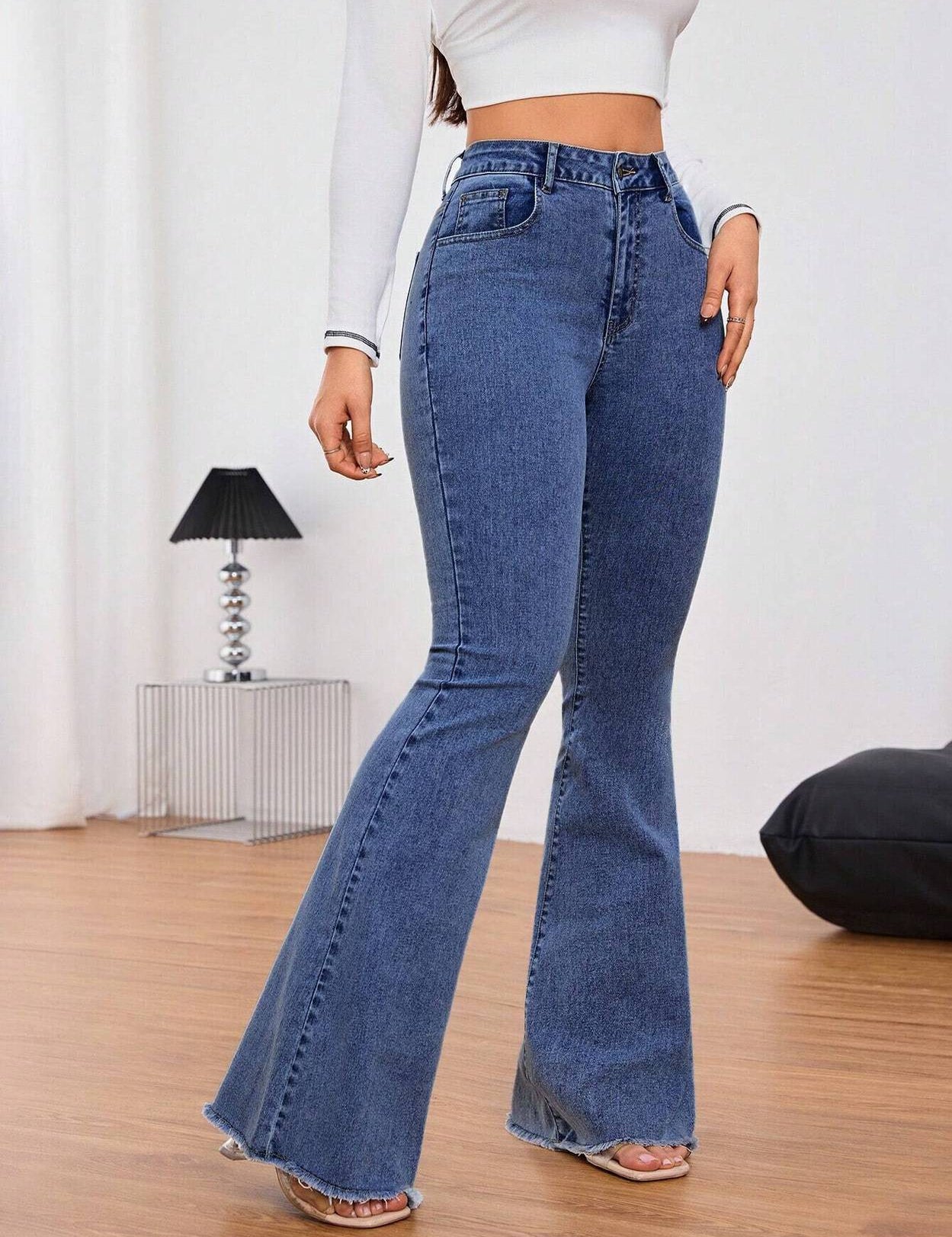 WomenBoot-LegHighRiseBlueJeans-0.jpg_5.jpg