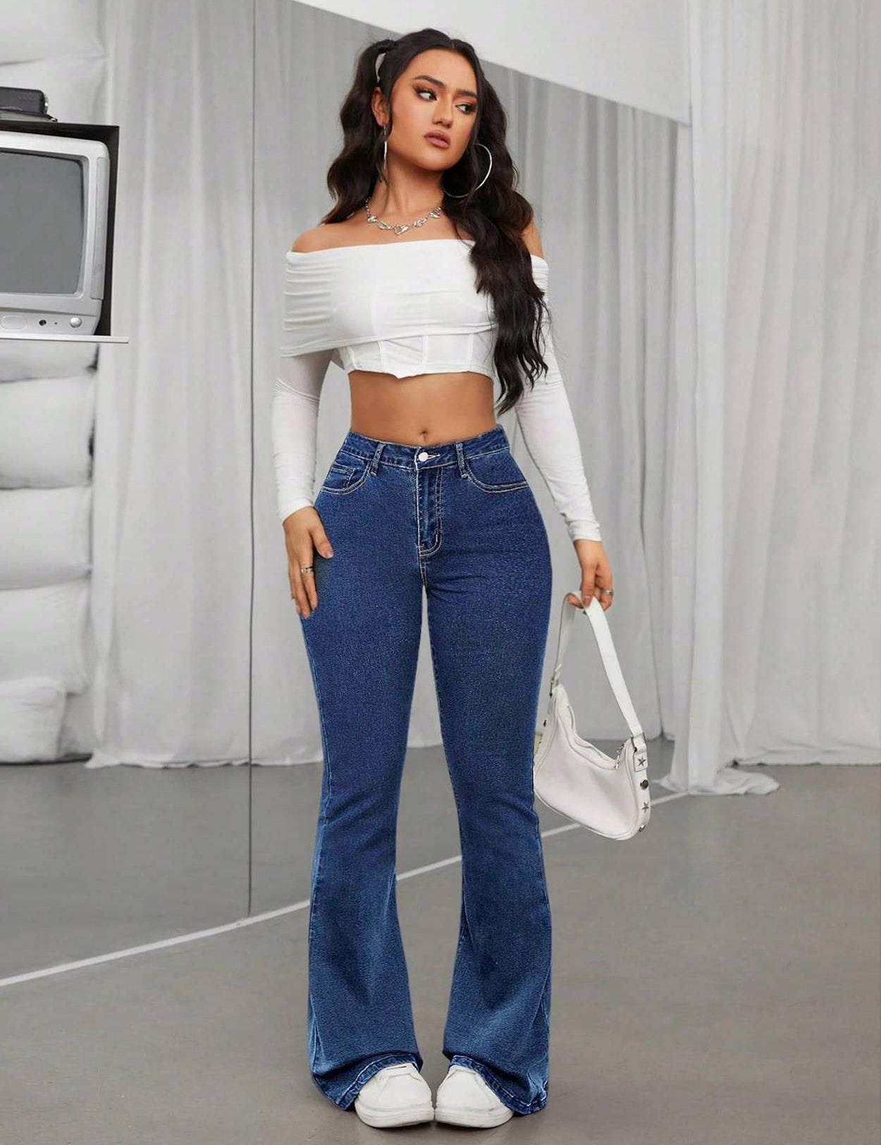 WomenBoot-LegHighRiseBlueJeans-1.jpg_4.jpg