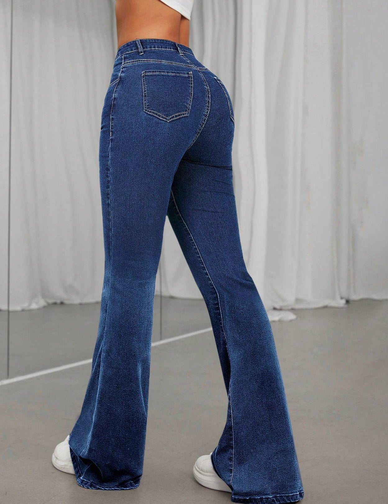 WomenBoot-LegHighRiseBlueJeans-3.jpg_4.jpg