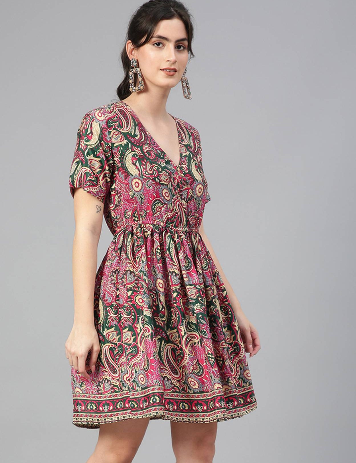 WomenFitandFlareMulticolorAboveKnee_MidThighLengthDress-1.jpg_1_29d6644a-eb58-4934-ae9b-99085db4acad.jpg