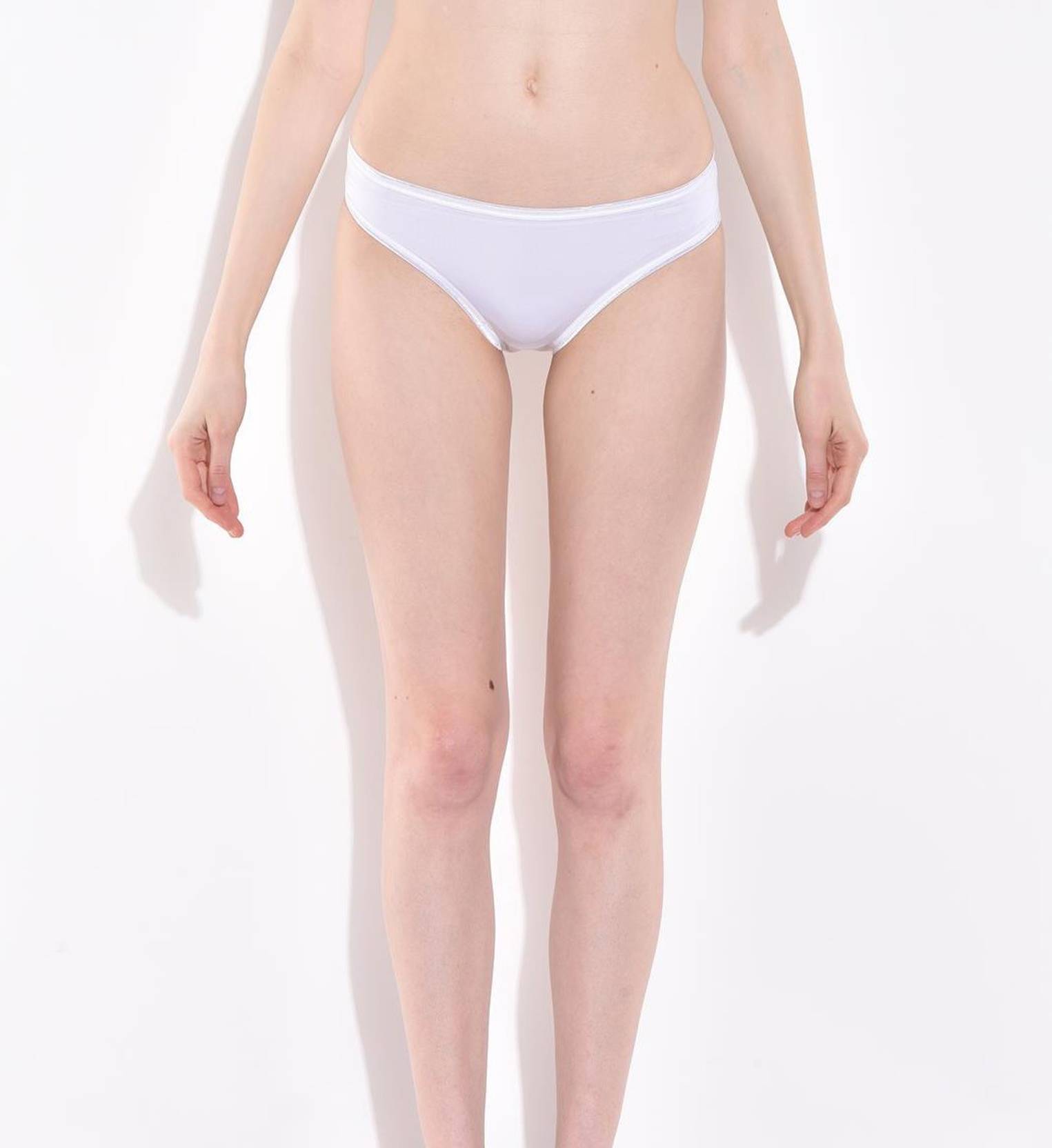 WomenHipsterWhitePanty-0_jpg_aaf9cec4-4967-4b93-9275-4ca3ebd73146.jpg