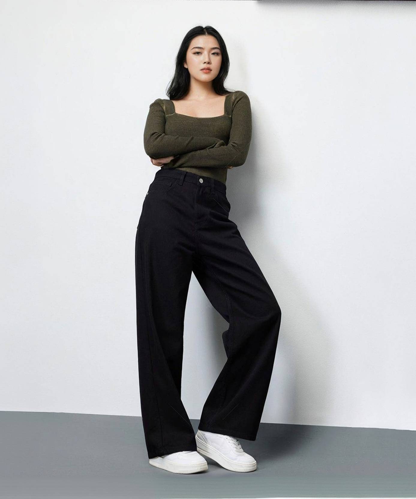 WomenLooseFitHighRiseBlackJeans-0_jpg.jpg