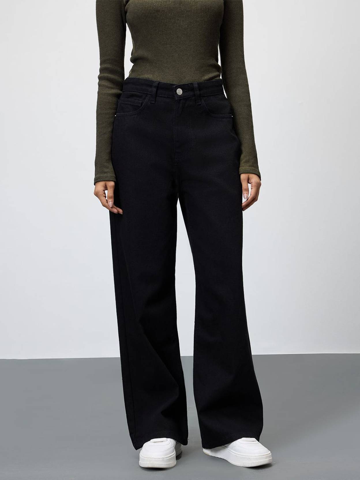KOTTY Women Loose Fit High Rise Black Jeans