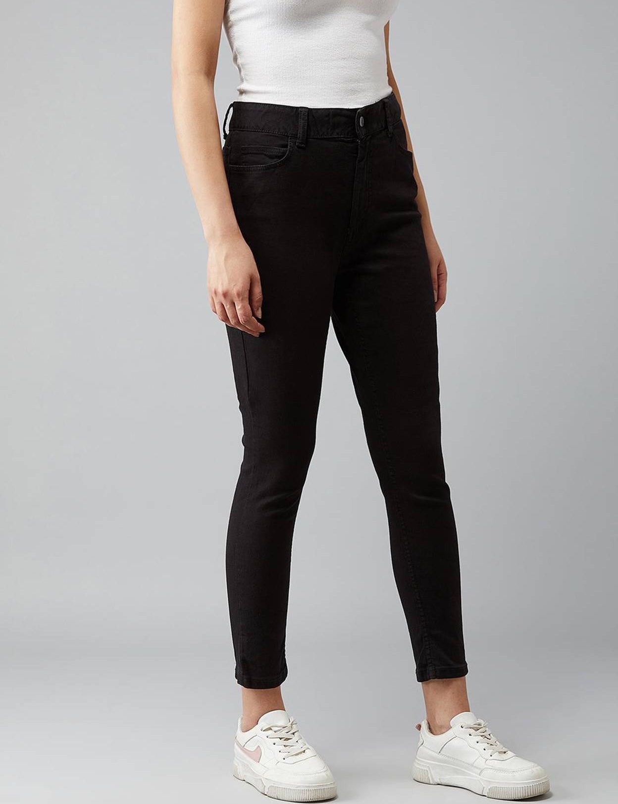 WomenRegularHighRiseBlackJeans-1.jpg_5_b4c7a782-c131-4b2b-afe0-2734c7d95385.jpg