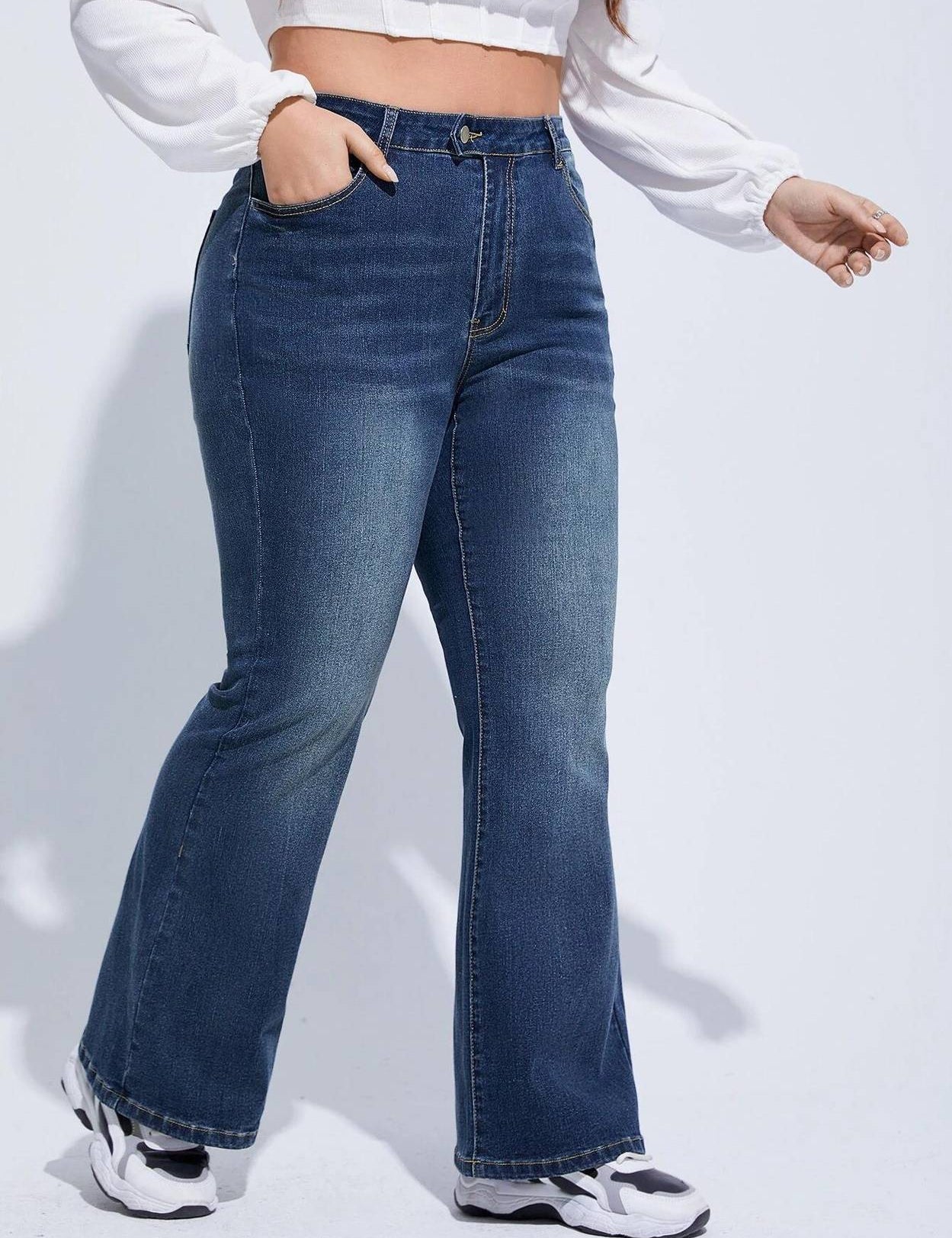 WomenRegularMidRiseBlueJeans-1_jpg.jpg
