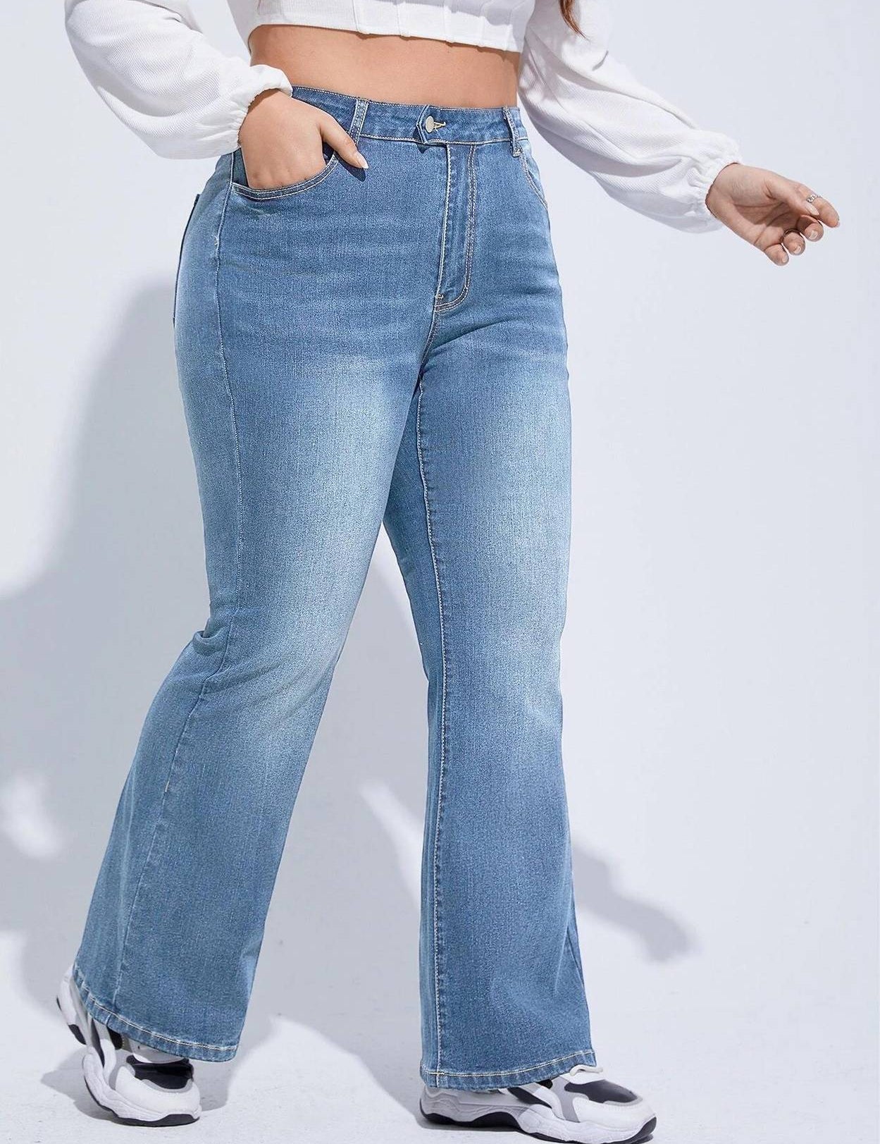 WomenRegularMidRiseLightBlueJeans-3_jpg.jpg